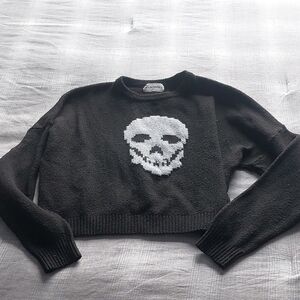 No Boundaries Black and White Skull Sweater Size M